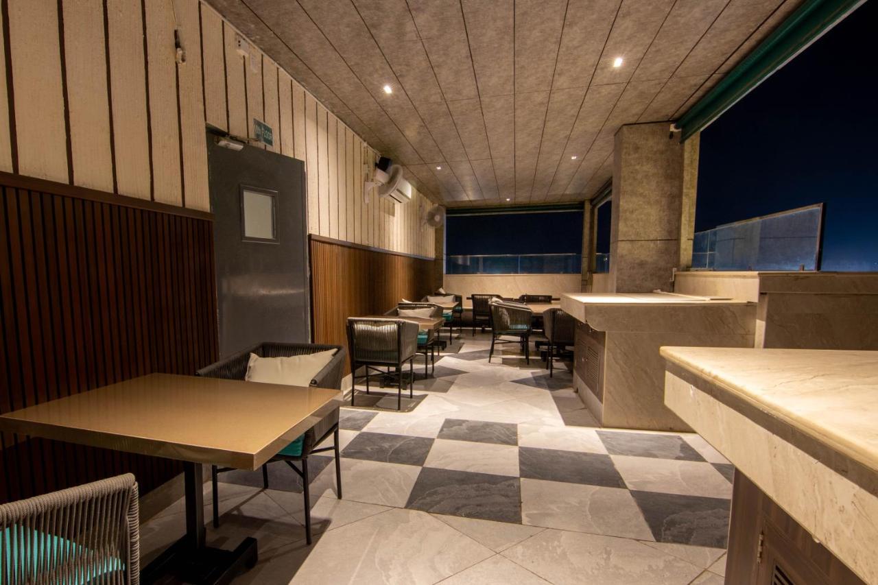 Hotel Bay Laurel Retreat Faridabad Esterno foto