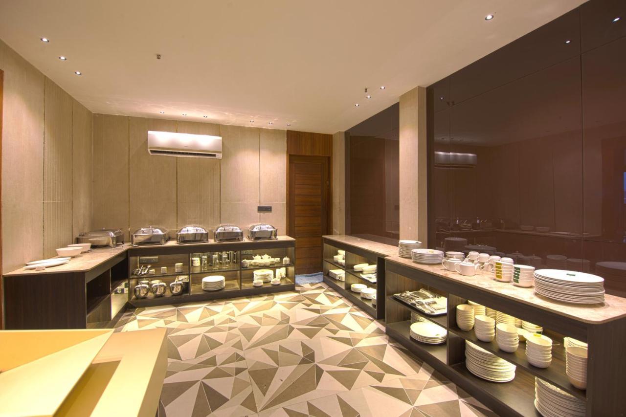 Hotel Bay Laurel Retreat Faridabad Esterno foto